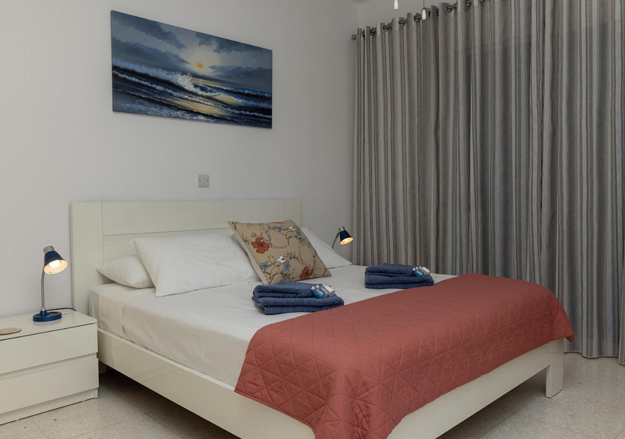 105 Kings Palace - Fabulous 2 Bed, 2 Bath, Large Patio With Garden - Sea Views Paphos Bagian luar foto