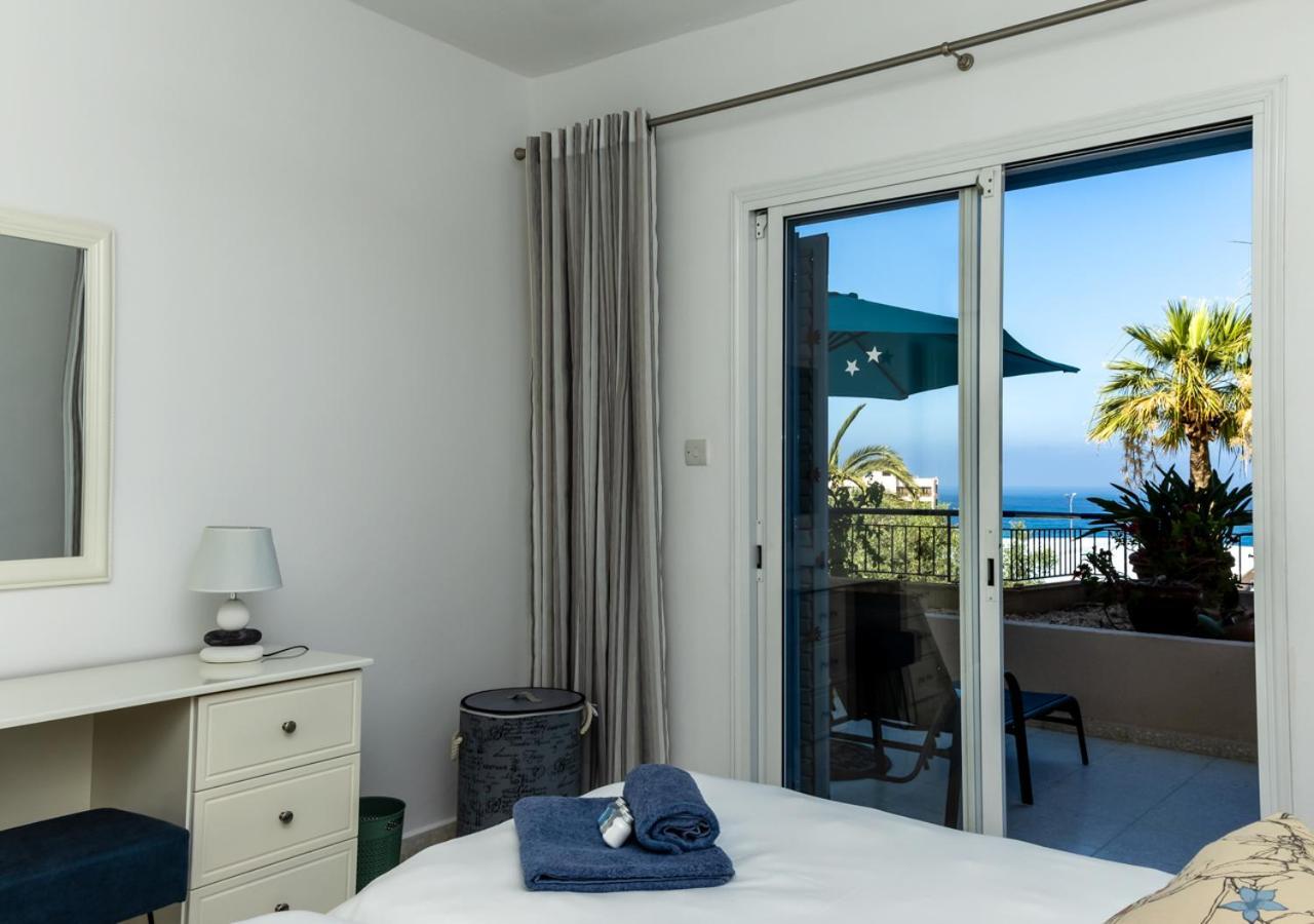 105 Kings Palace - Fabulous 2 Bed, 2 Bath, Large Patio With Garden - Sea Views Paphos Bagian luar foto
