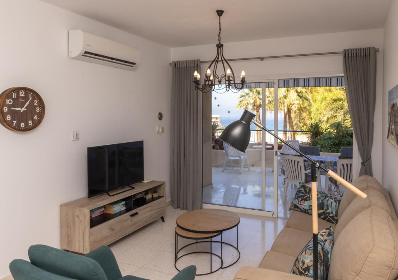105 Kings Palace - Fabulous 2 Bed, 2 Bath, Large Patio With Garden - Sea Views Paphos Bagian luar foto
