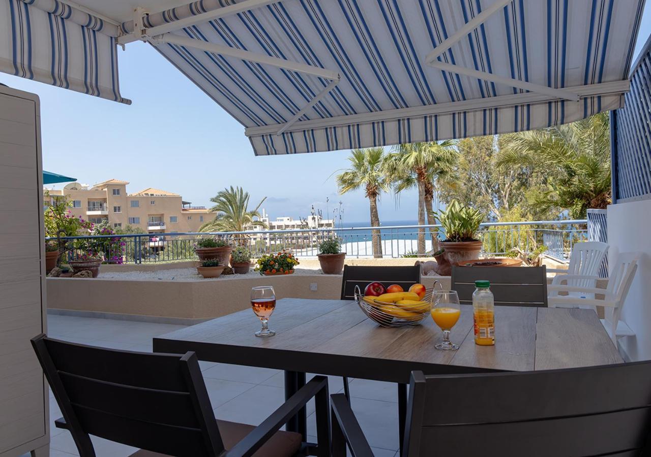105 Kings Palace - Fabulous 2 Bed, 2 Bath, Large Patio With Garden - Sea Views Paphos Bagian luar foto