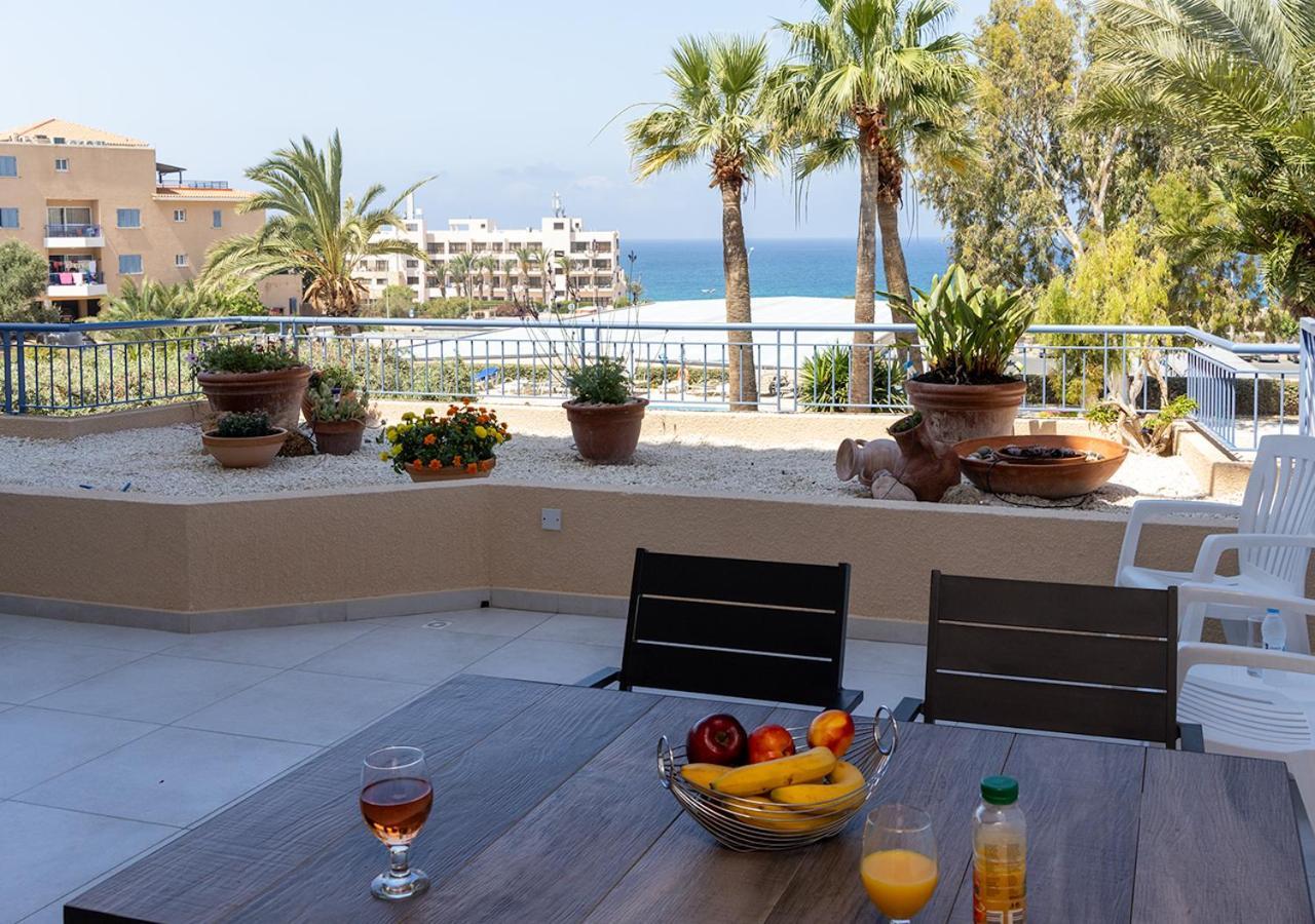105 Kings Palace - Fabulous 2 Bed, 2 Bath, Large Patio With Garden - Sea Views Paphos Bagian luar foto