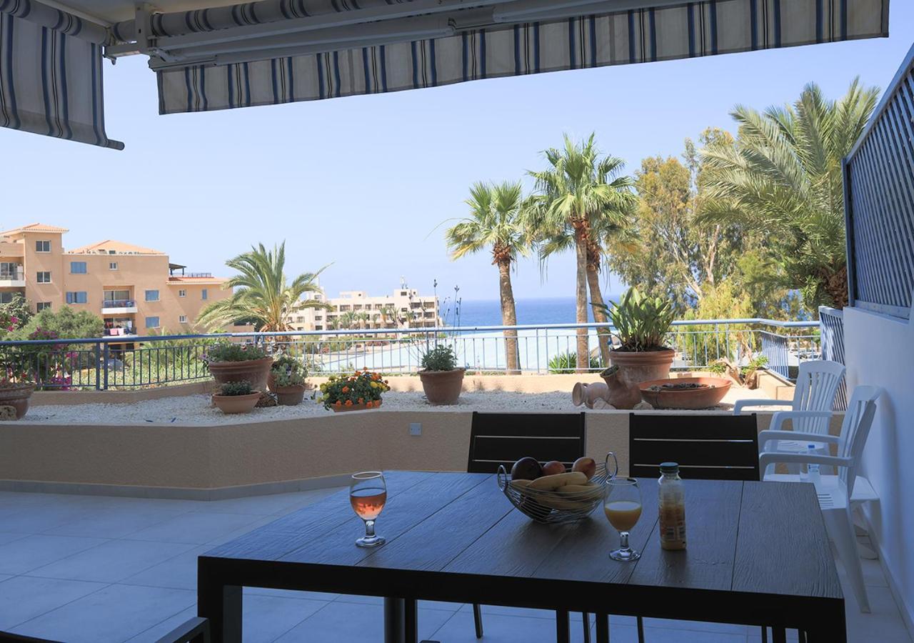 105 Kings Palace - Fabulous 2 Bed, 2 Bath, Large Patio With Garden - Sea Views Paphos Bagian luar foto