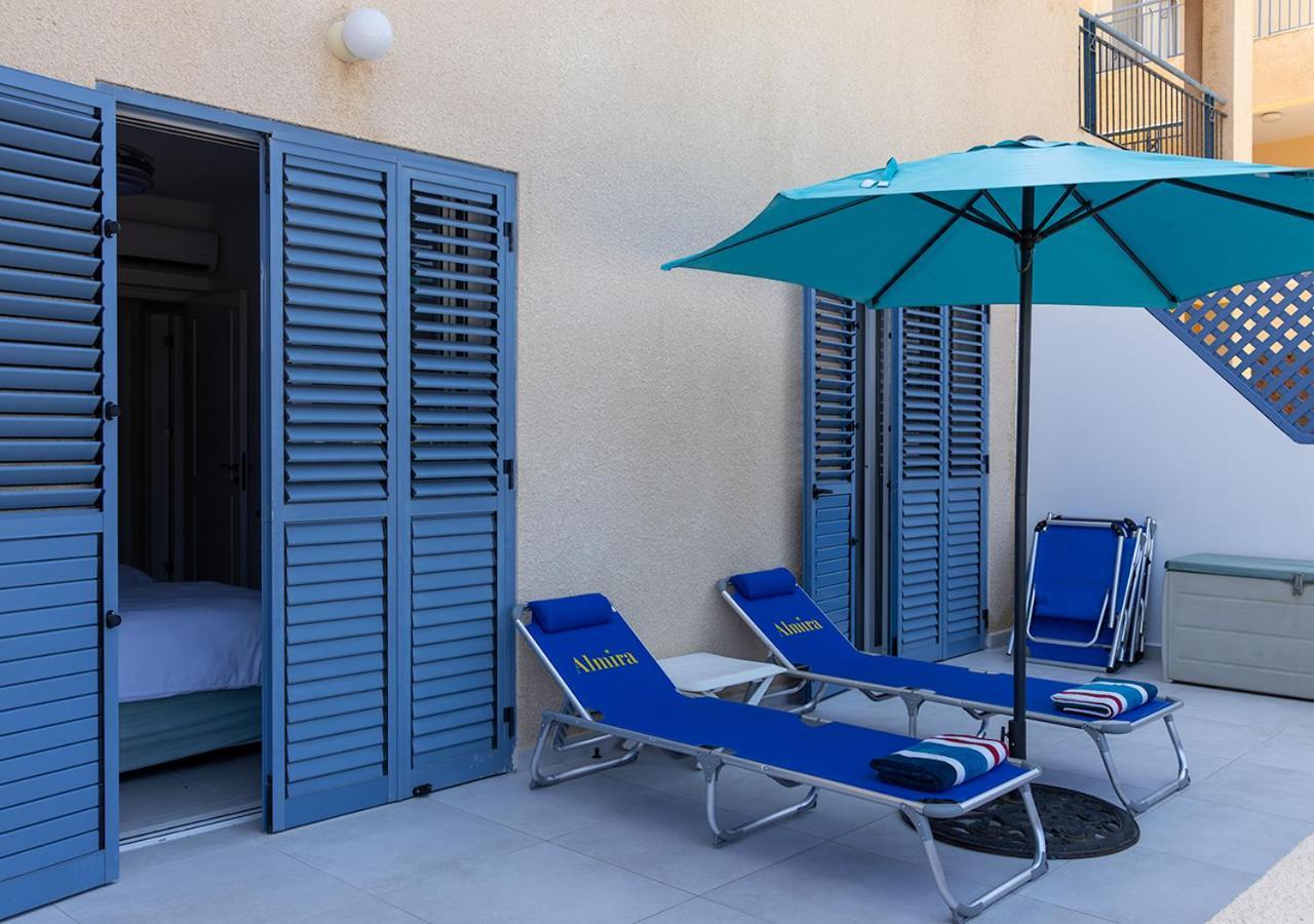105 Kings Palace - Fabulous 2 Bed, 2 Bath, Large Patio With Garden - Sea Views Paphos Bagian luar foto