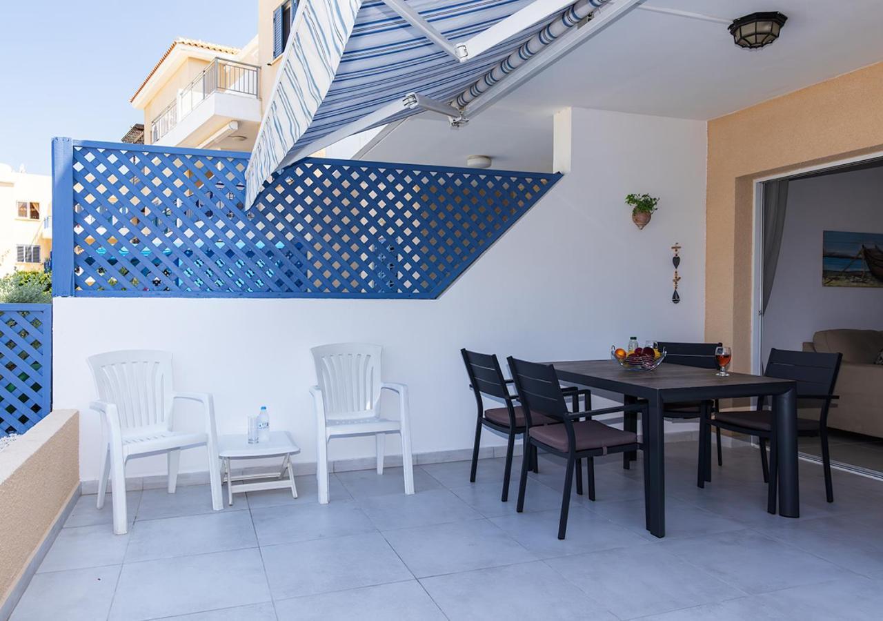 105 Kings Palace - Fabulous 2 Bed, 2 Bath, Large Patio With Garden - Sea Views Paphos Bagian luar foto