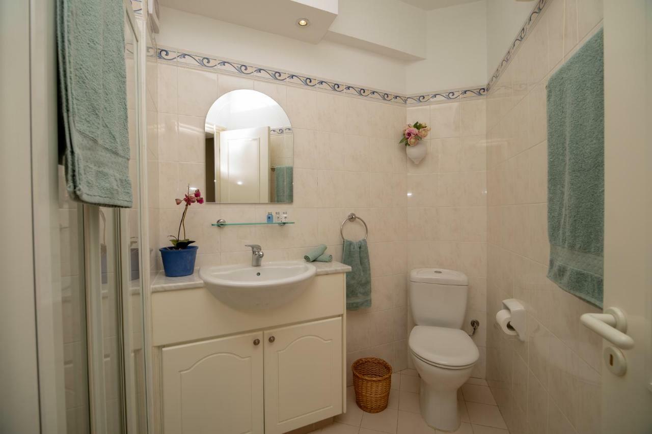 105 Kings Palace - Fabulous 2 Bed, 2 Bath, Large Patio With Garden - Sea Views Paphos Bagian luar foto