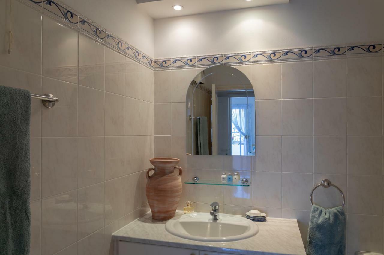 105 Kings Palace - Fabulous 2 Bed, 2 Bath, Large Patio With Garden - Sea Views Paphos Bagian luar foto